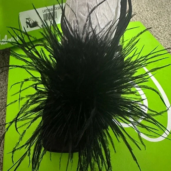 Sam Edelman Layton black satin feather heels with original box - Picture 6 of 6